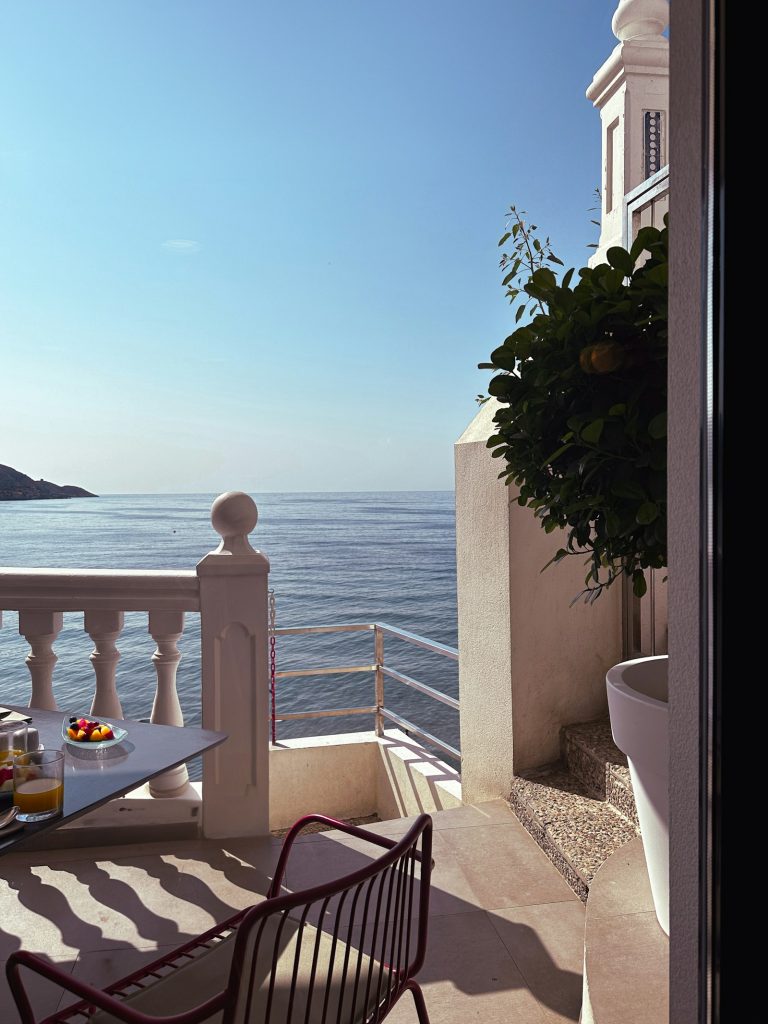 Apartamento con terraza y vistas al mar Mediterráneo en la Costa Brava